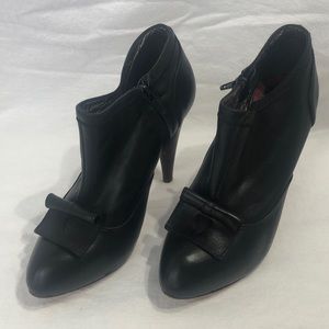 7 for All Mankind black leather booties. Sz 6 1/2
